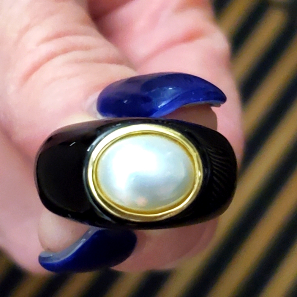 14k Black Onix and pearl ring